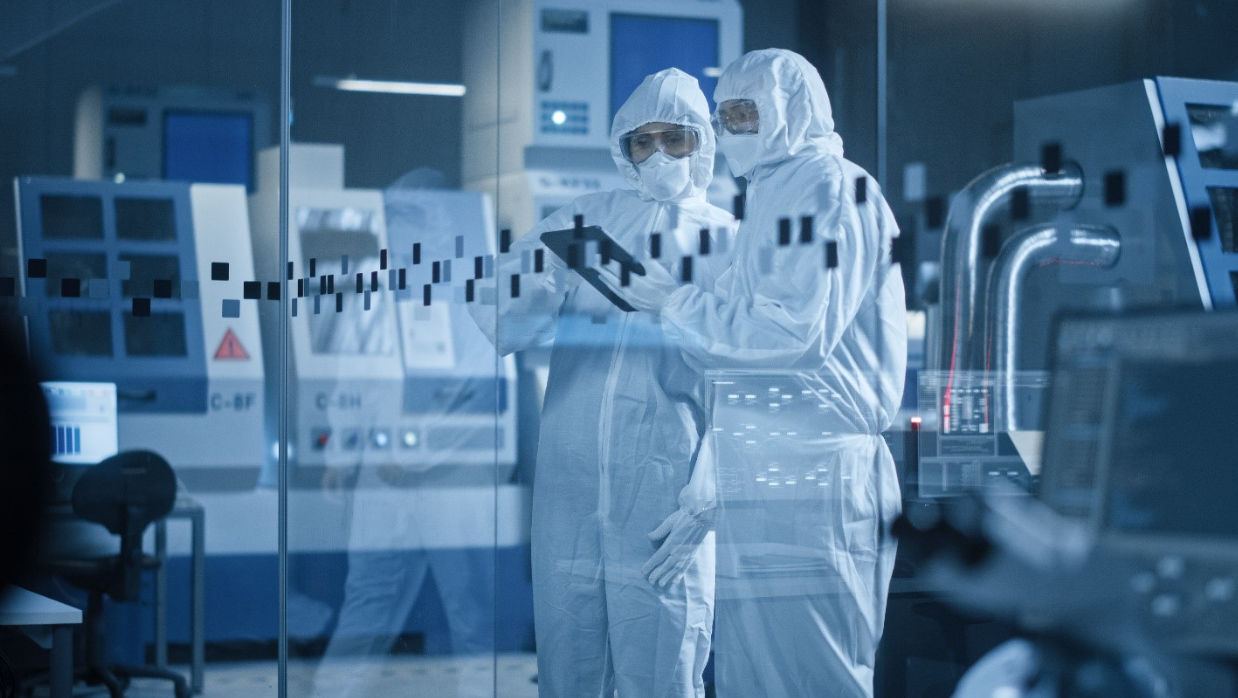 Decontaminating a Cleanroom